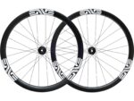 Roues de route en carbone Enve SES 3.4 blanches 39/43 mm, compatibles avec freins à disque et tubeless, 2024-2025
