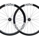 Roues de route en carbone Enve SES 3.4 blanches 39/43 mm, compatibles avec freins à disque et tubeless, 2024-2025