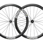 Roues de route en carbone Enve SES 3.4 Champion du monde 39/43 mm, sans chambre à air, pour freins à disque, saison 2024-2025